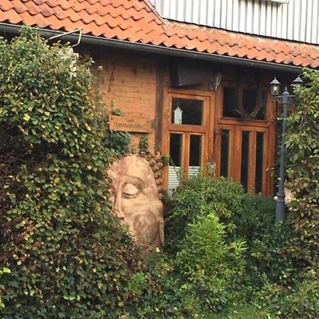 Grosse Hobbithoehle Mit Gemeinschaftsgarten Neustadt am Rübenberge Eksteriør billede